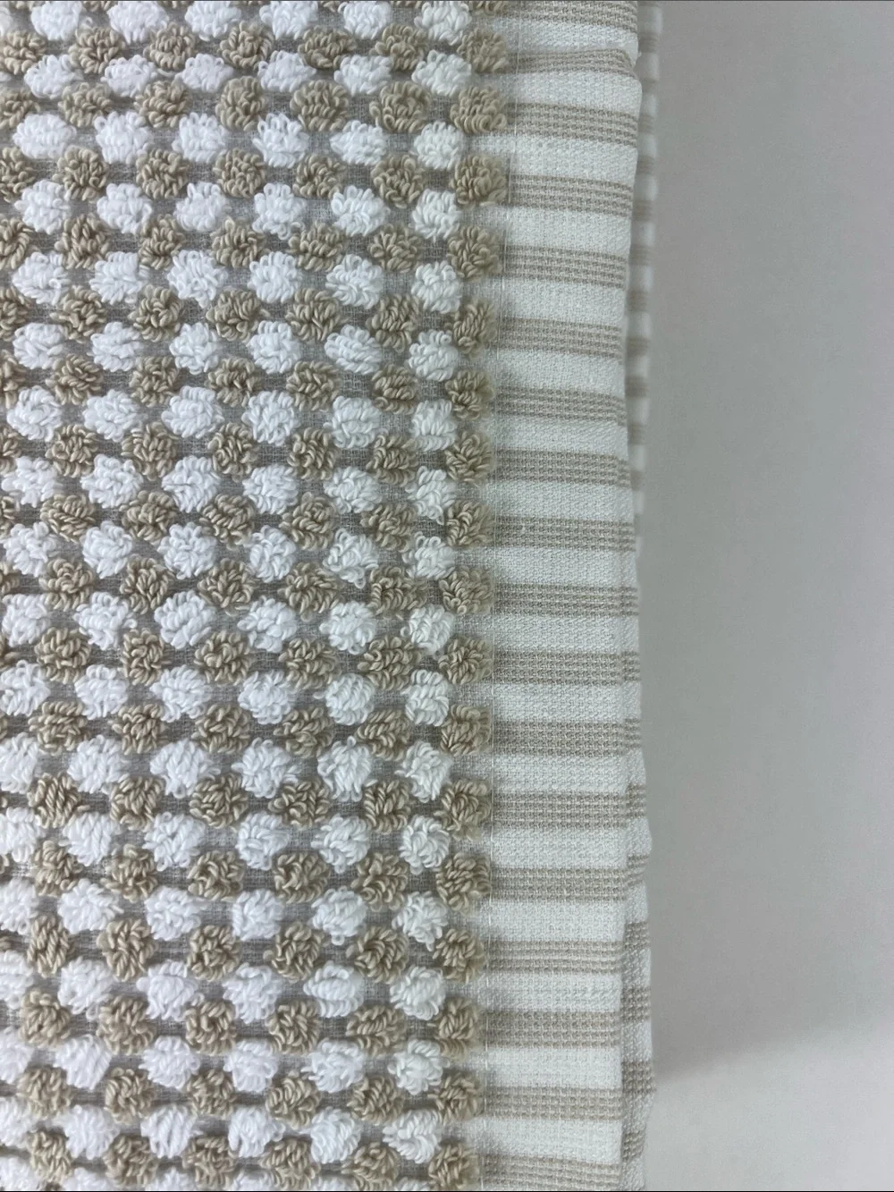 Donna Karan New York DKNY Bath Towel Set Tan White Textured Dots 2 Pc Set NEW